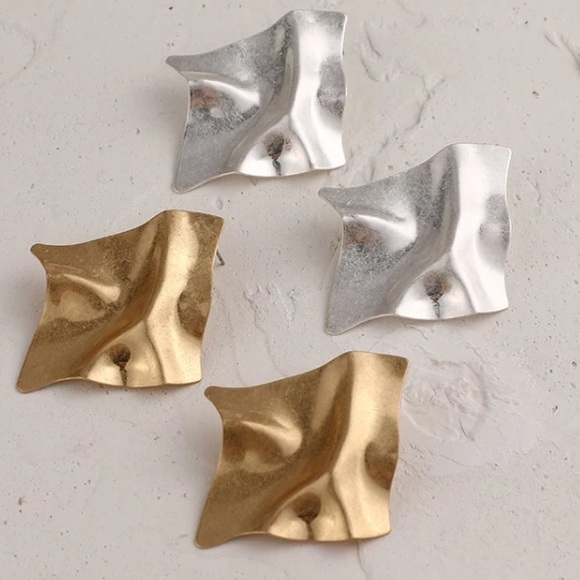 💛18K gold plated bold dim earrings - Picture 6 of 11